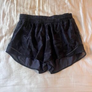 lululemon camo hotty hot shorts